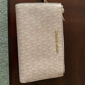 Michael Kors Wristlet